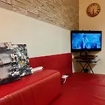 Comfy Rooms. Shared East London Homestay.